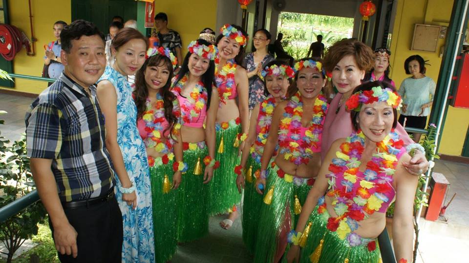 Belly dance students brought some hawaiian sunshine to Lee Ah Moi Old Age Home 