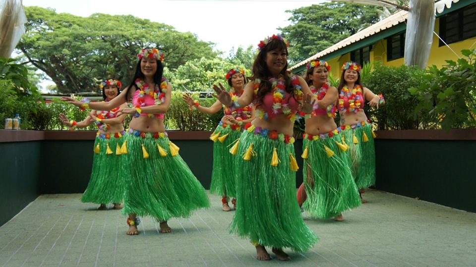 Belly dance students brought some hawaiian sunshine to Lee Ah Moi Old Age Home 